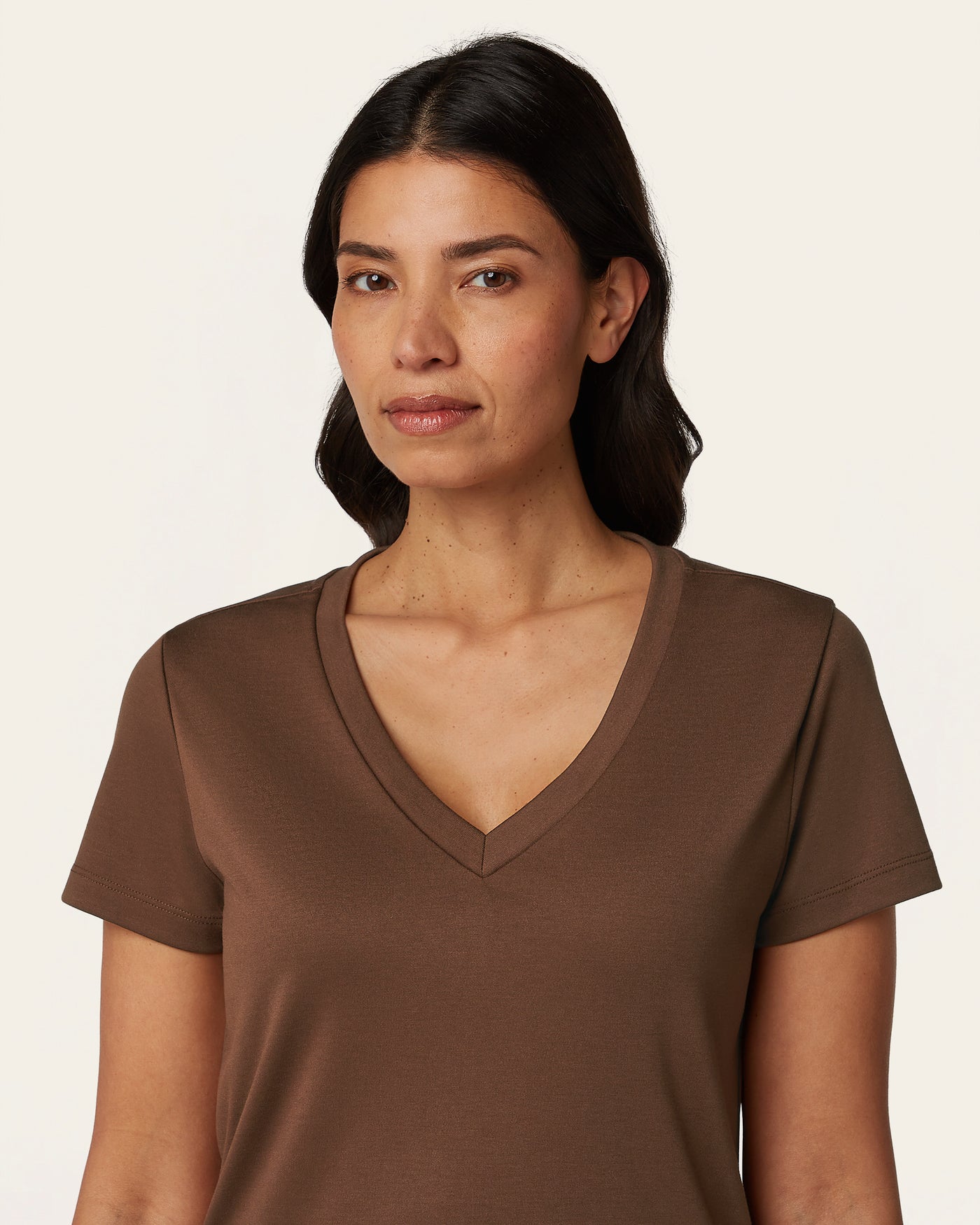 Interlock V-neck Slim Fit T-shirt - Brown